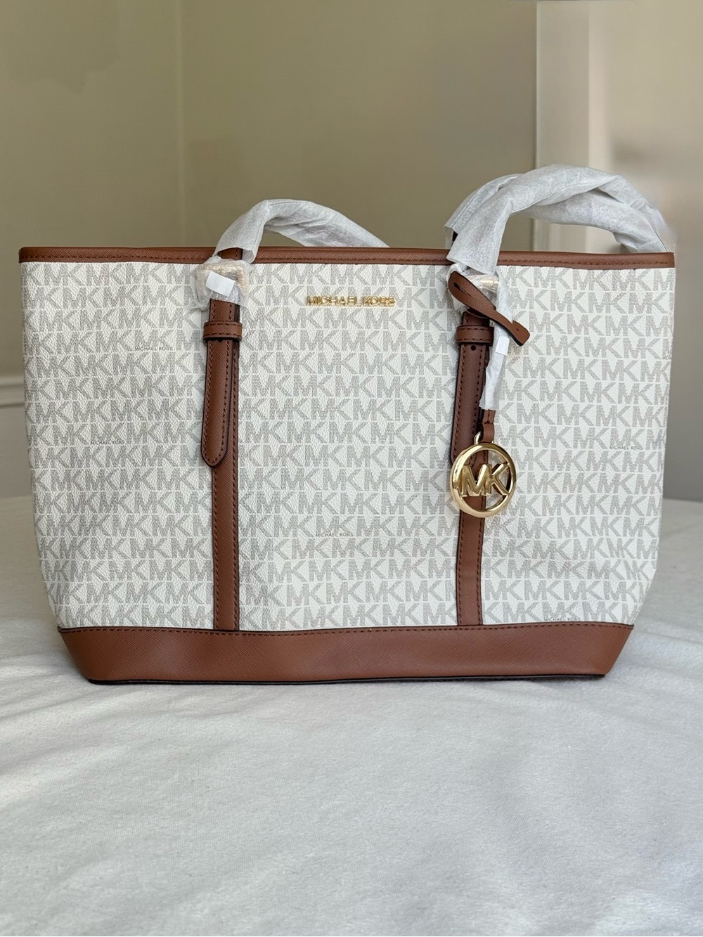 Michael Kors Jet Set Travel Small Logo Top-Zip Tote Bag in Vanilla